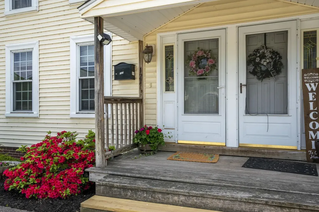 127 Glass Street Pembroke NH 03275