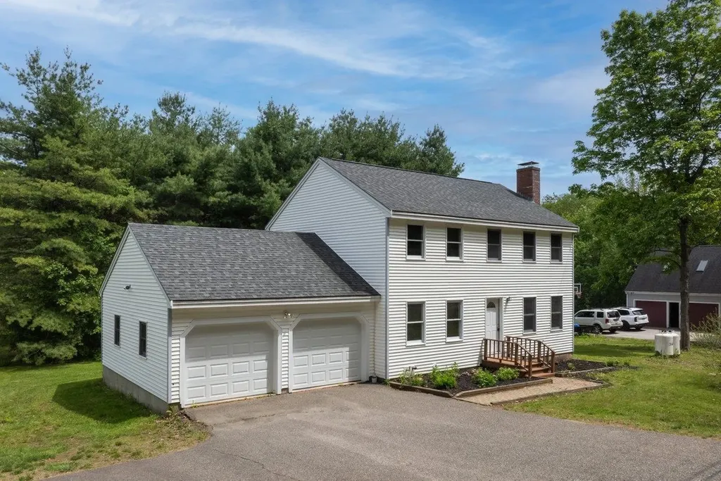 11 Lovell Road Stratham NH 03885