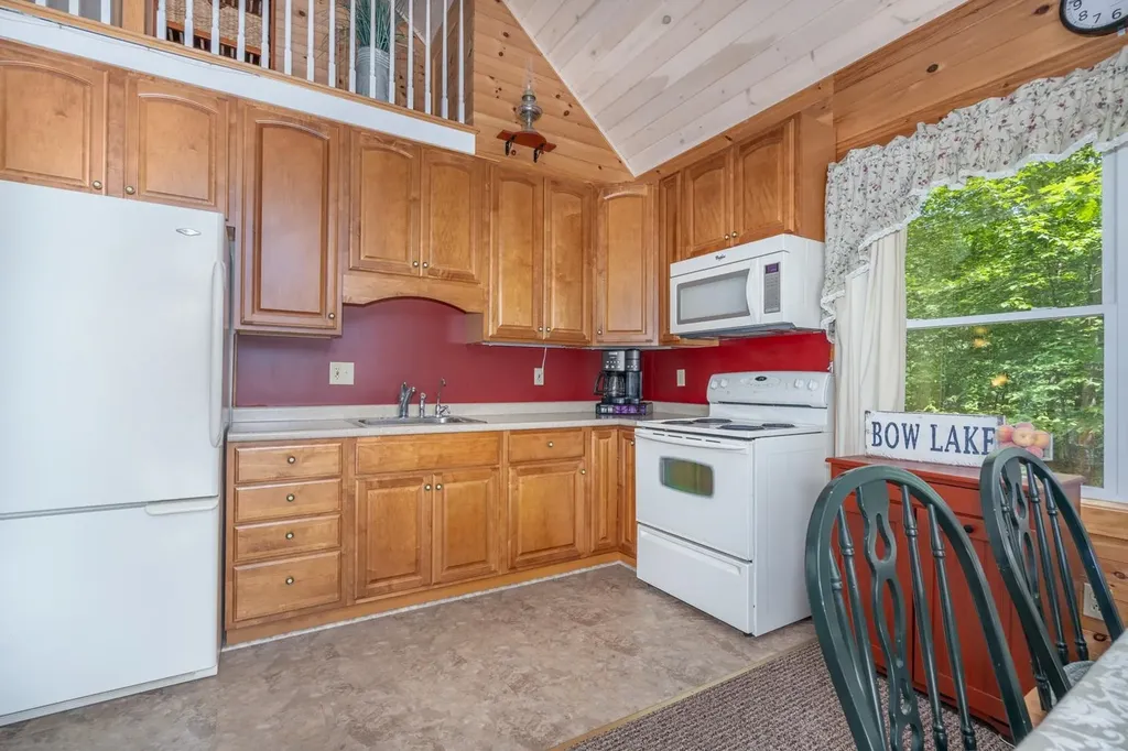 60 Beech Island Strafford NH 03884