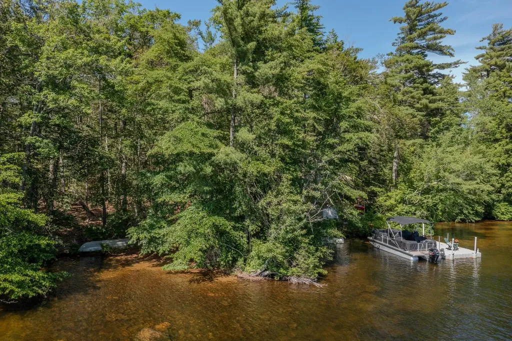 60 Beech Island Strafford NH 03884