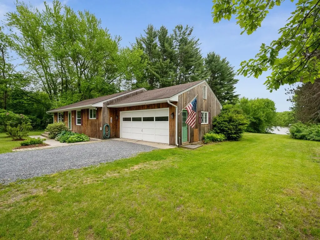 1457 Sand Road Ferrisburgh VT 05456