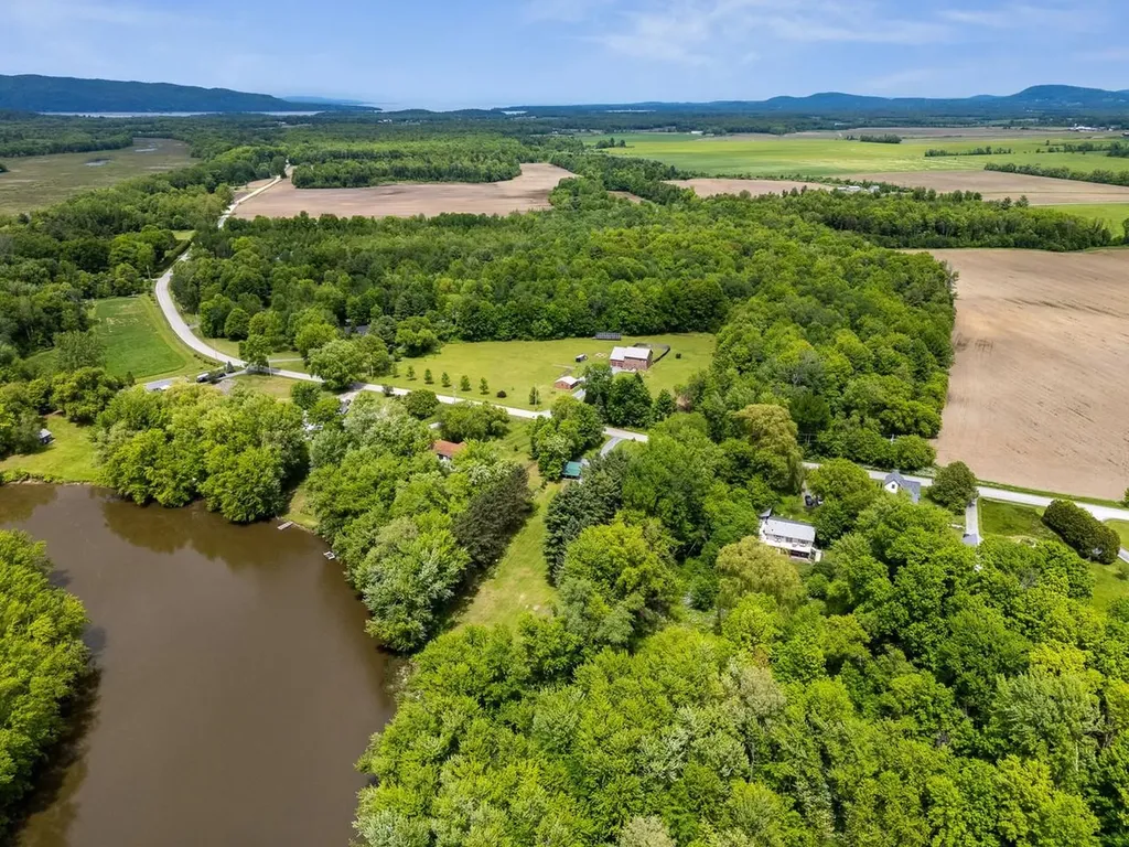 1457 Sand Road Ferrisburgh VT 05456