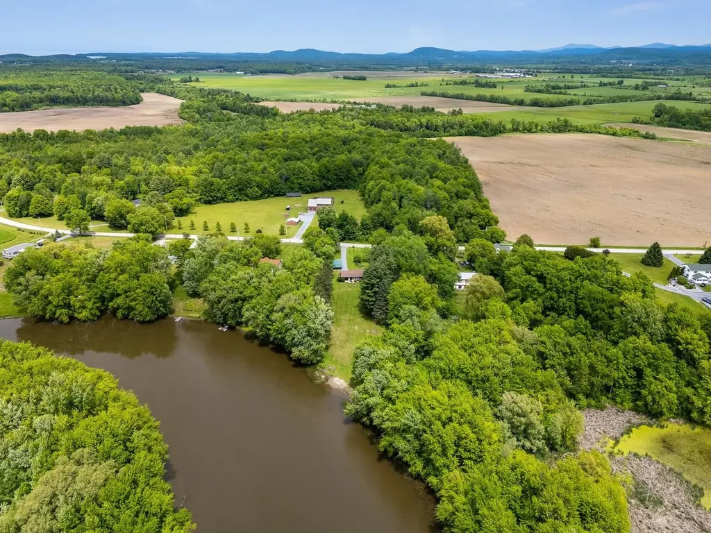 1457 Sand Road Ferrisburgh VT 05456