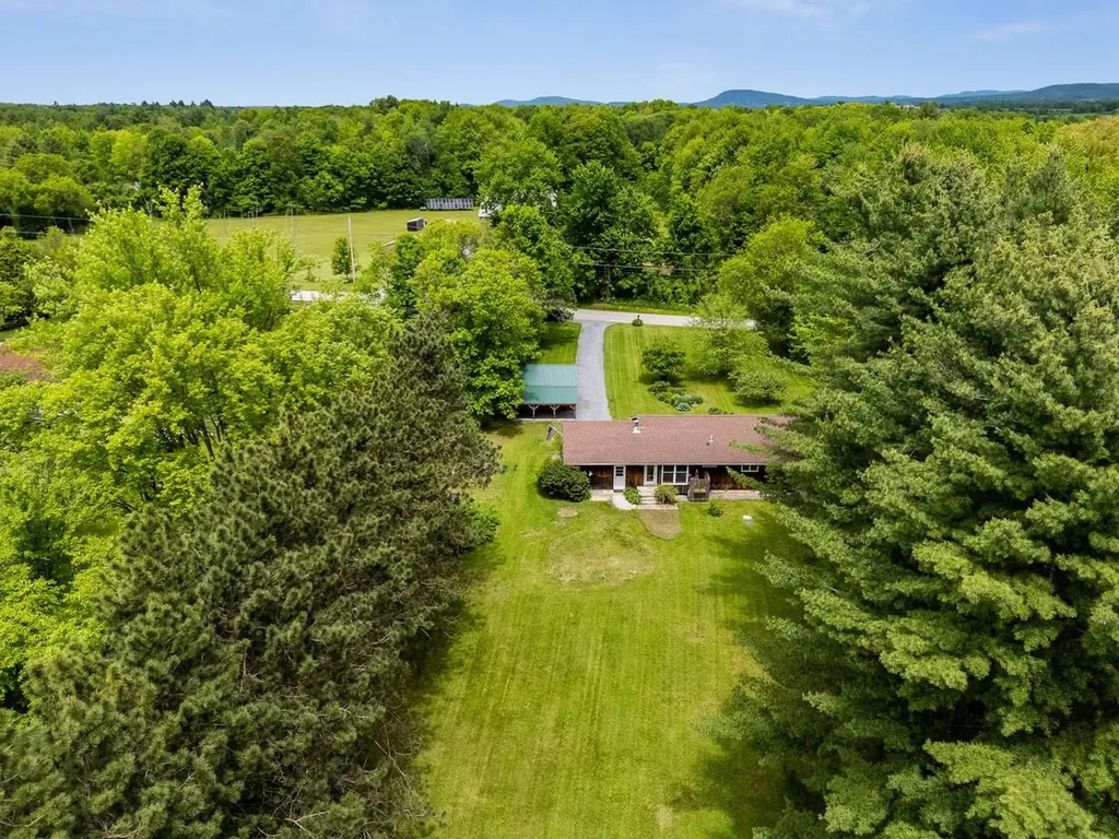 1457 Sand Road Ferrisburgh VT 05456
