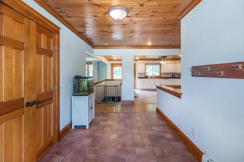 12 Laverne Drive Rutland City VT 05701