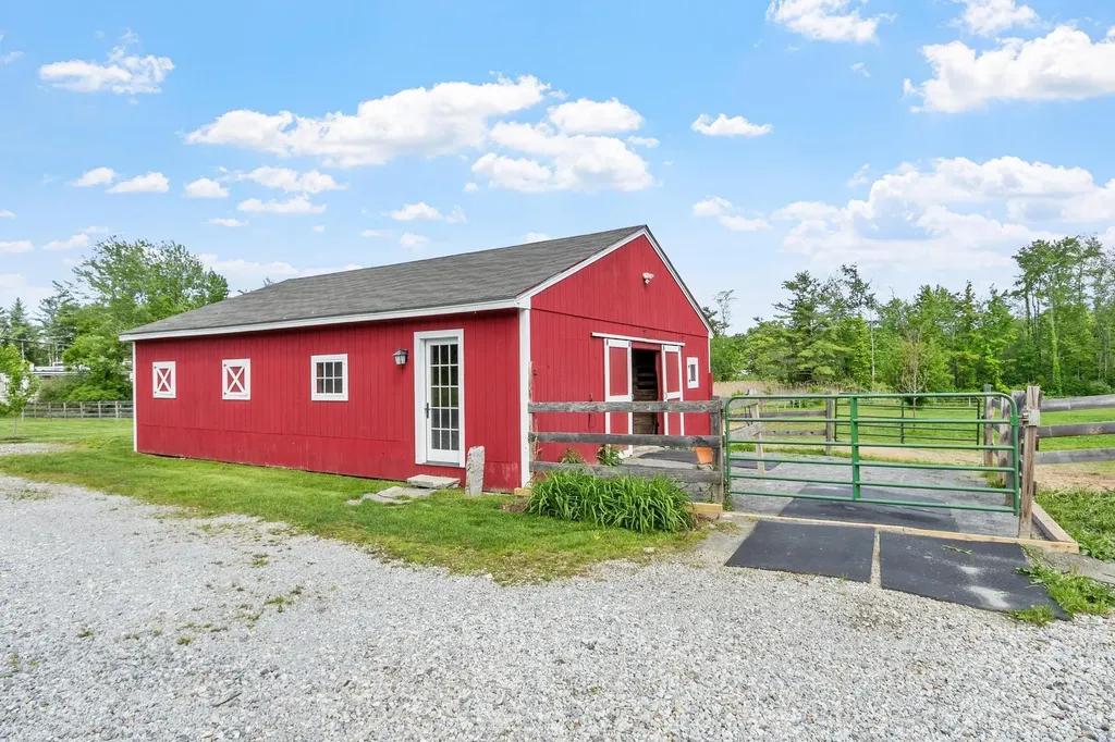 2 Pound Road Hollis NH 03049