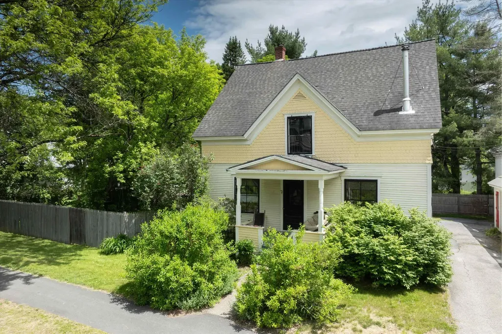 7 Academy Avenue Rockingham VT 05154