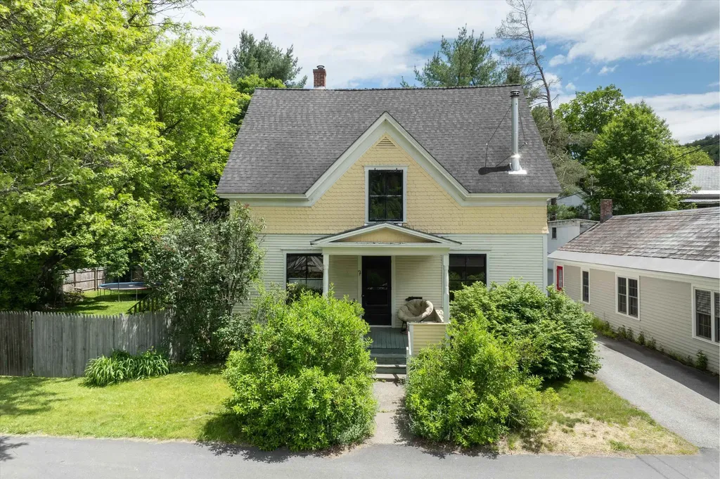 7 Academy Avenue Rockingham VT 05154