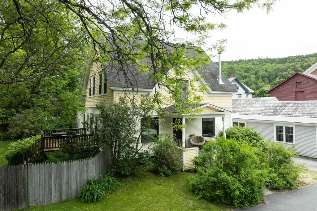 7 Academy Avenue Rockingham VT 05154