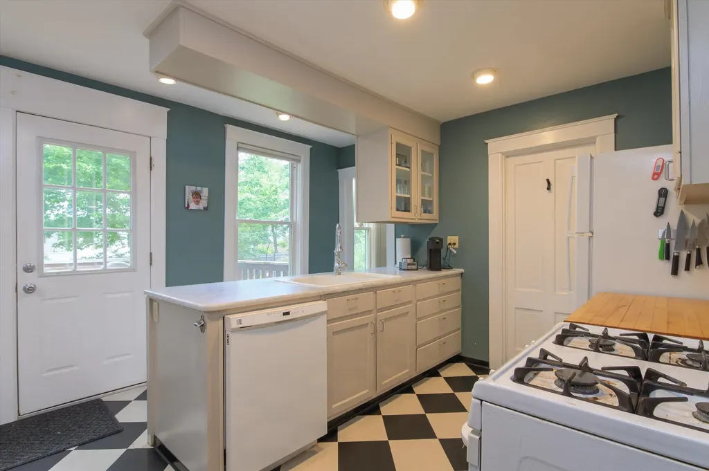 7 Academy Avenue Rockingham VT 05154
