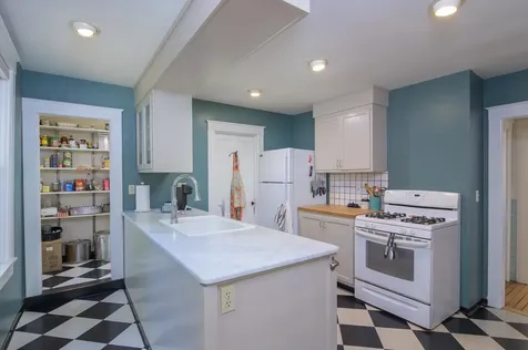 7 Academy Avenue Rockingham VT 05154