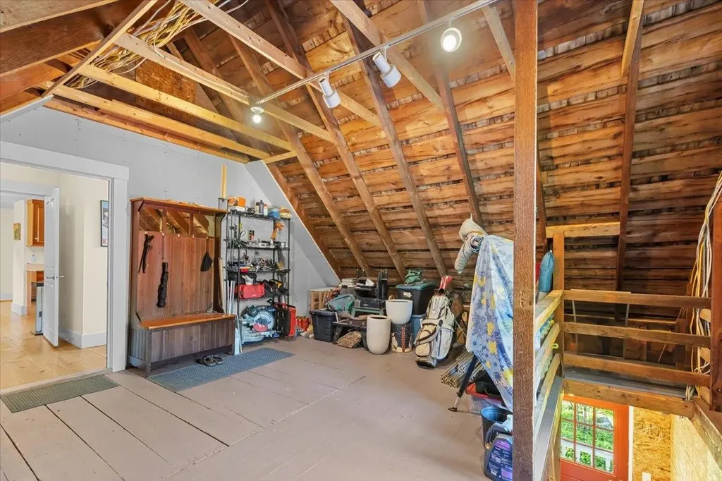 61 Braeburn Lane Barnet VT 05821