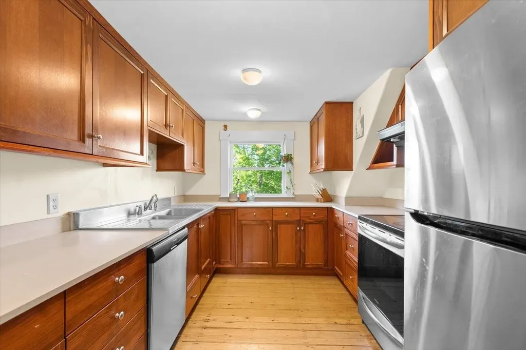 61 Braeburn Lane Barnet VT 05821