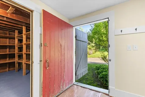 61 Braeburn Lane Barnet VT 05821