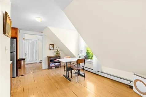 61 Braeburn Lane Barnet VT 05821