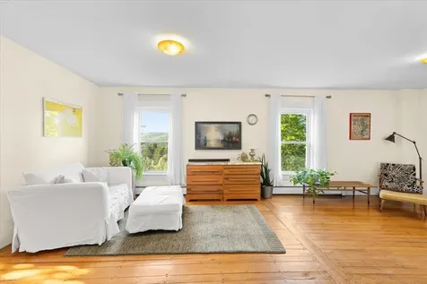 61 Braeburn Lane Barnet VT 05821