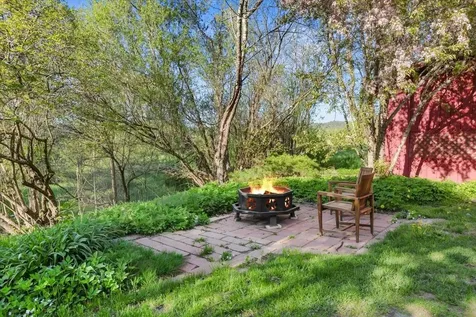 61 Braeburn Lane Barnet VT 05821