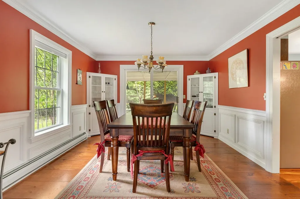 17 Brook Drive Burlington VT 05408