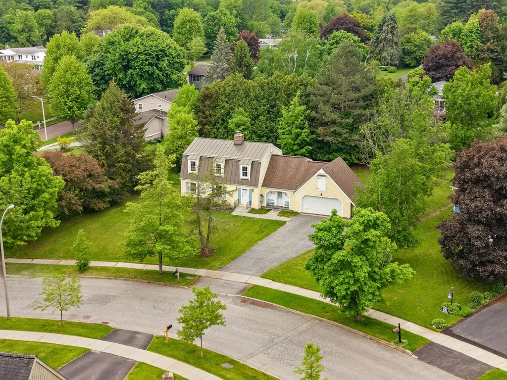 17 Brook Drive Burlington VT 05408
