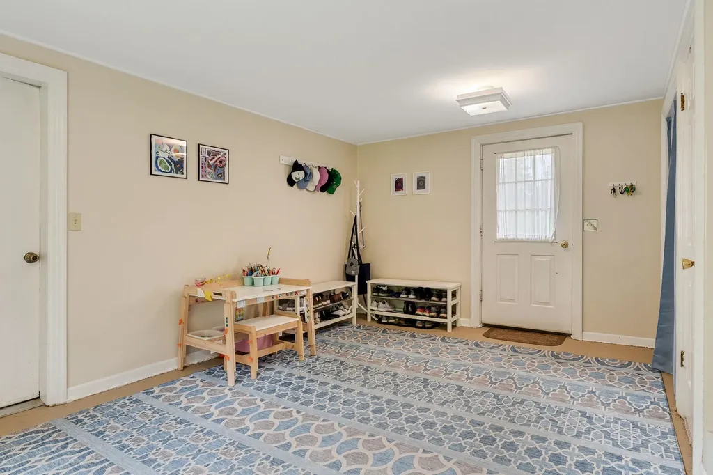 17 Brook Drive Burlington VT 05408