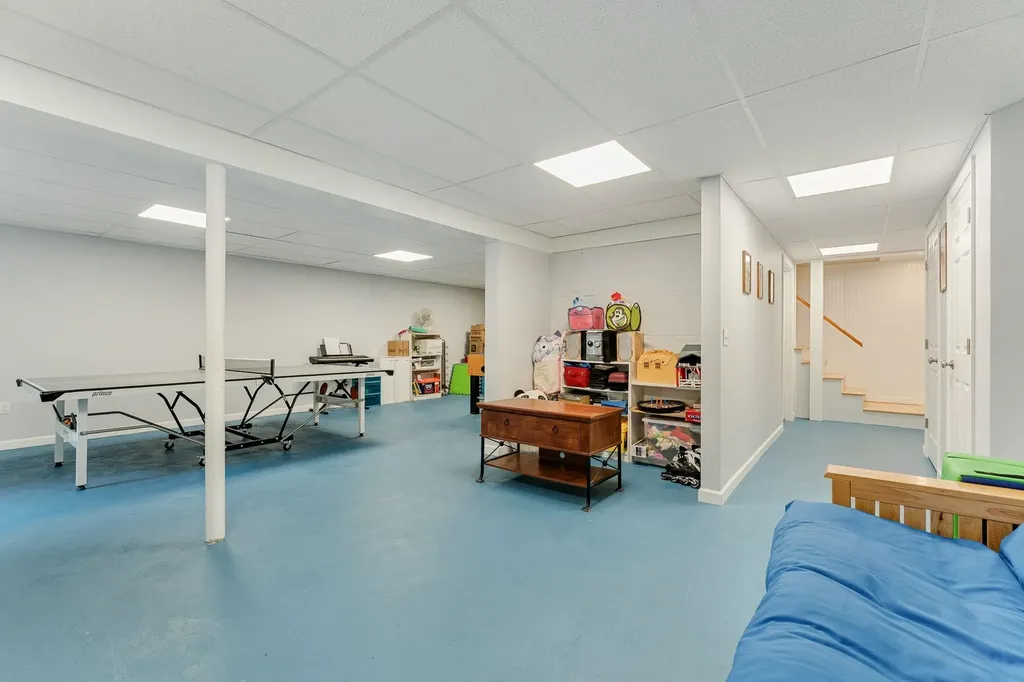 17 Brook Drive Burlington VT 05408