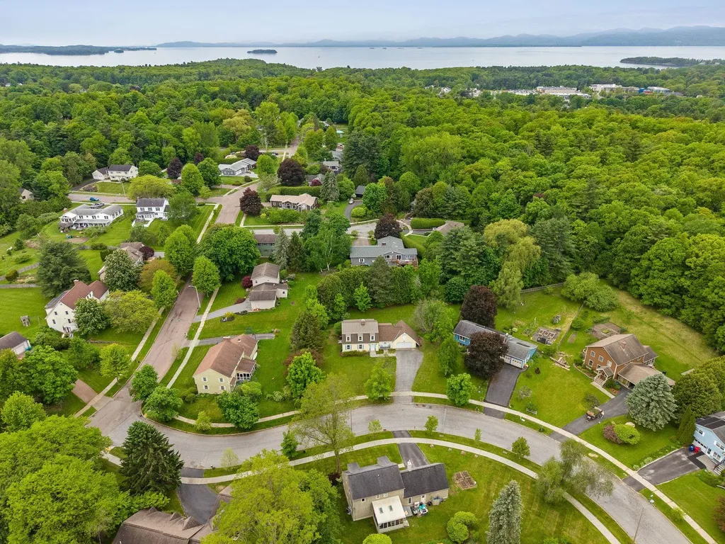 17 Brook Drive Burlington VT 05408