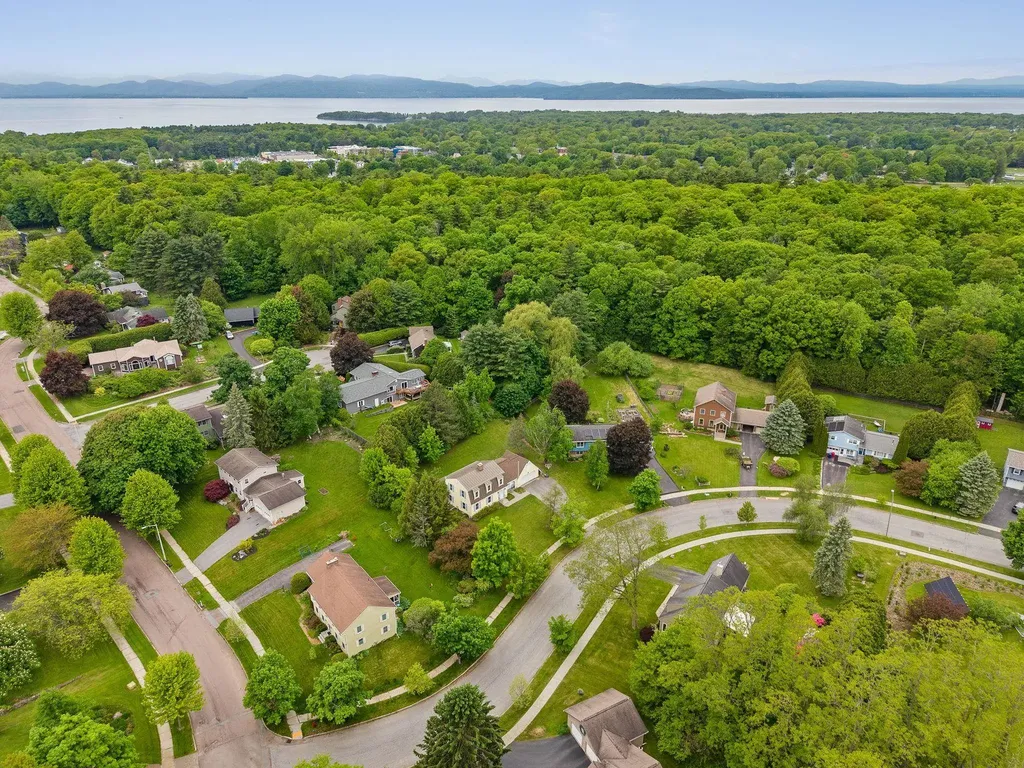 17 Brook Drive Burlington VT 05408