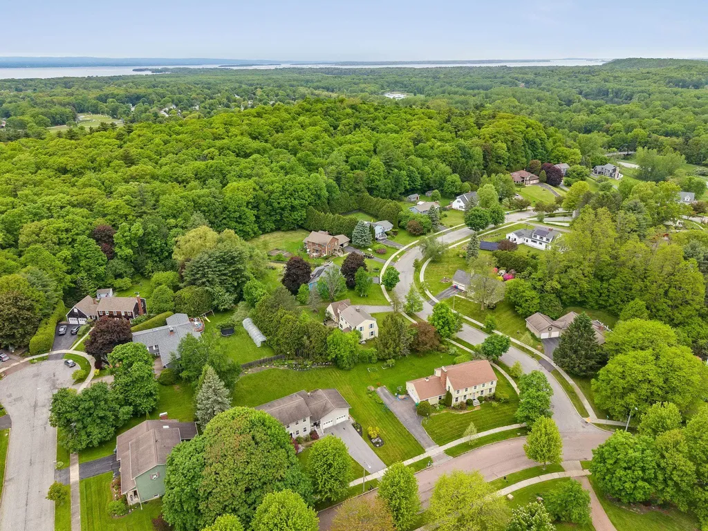 17 Brook Drive Burlington VT 05408