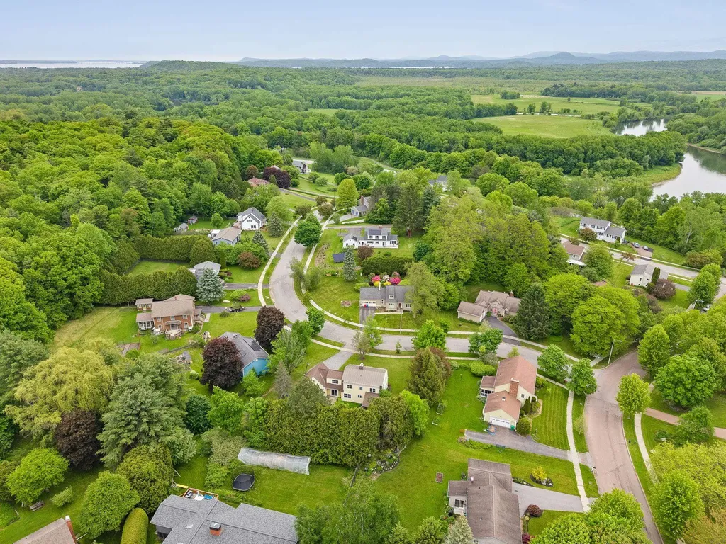 17 Brook Drive Burlington VT 05408