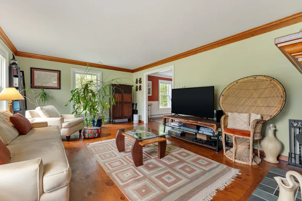 17 Brook Drive Burlington VT 05408