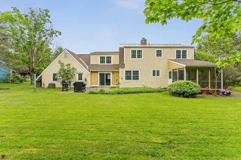 17 Brook Drive Burlington VT 05408