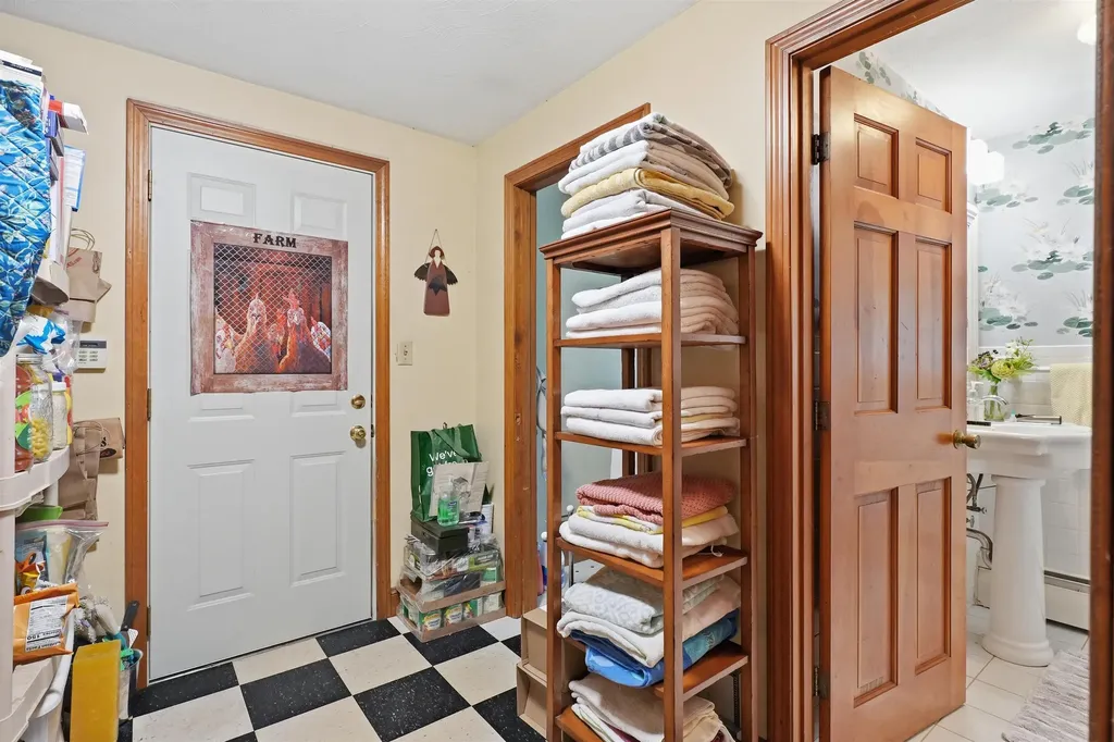 17 Rolling Ridge Road Windham NH 03087