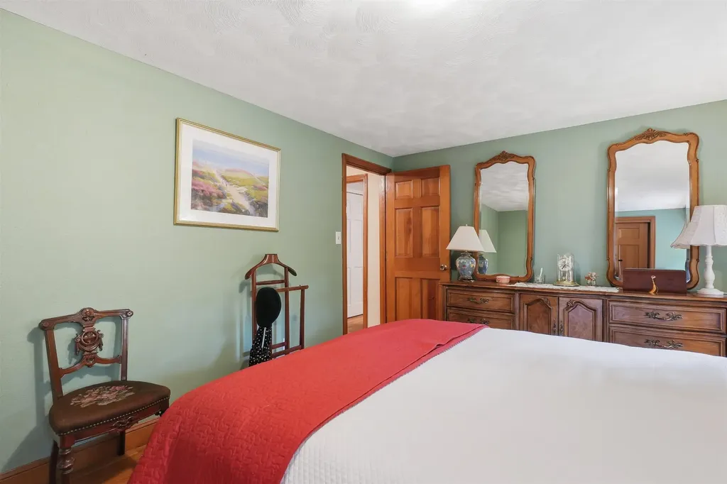 17 Rolling Ridge Road Windham NH 03087