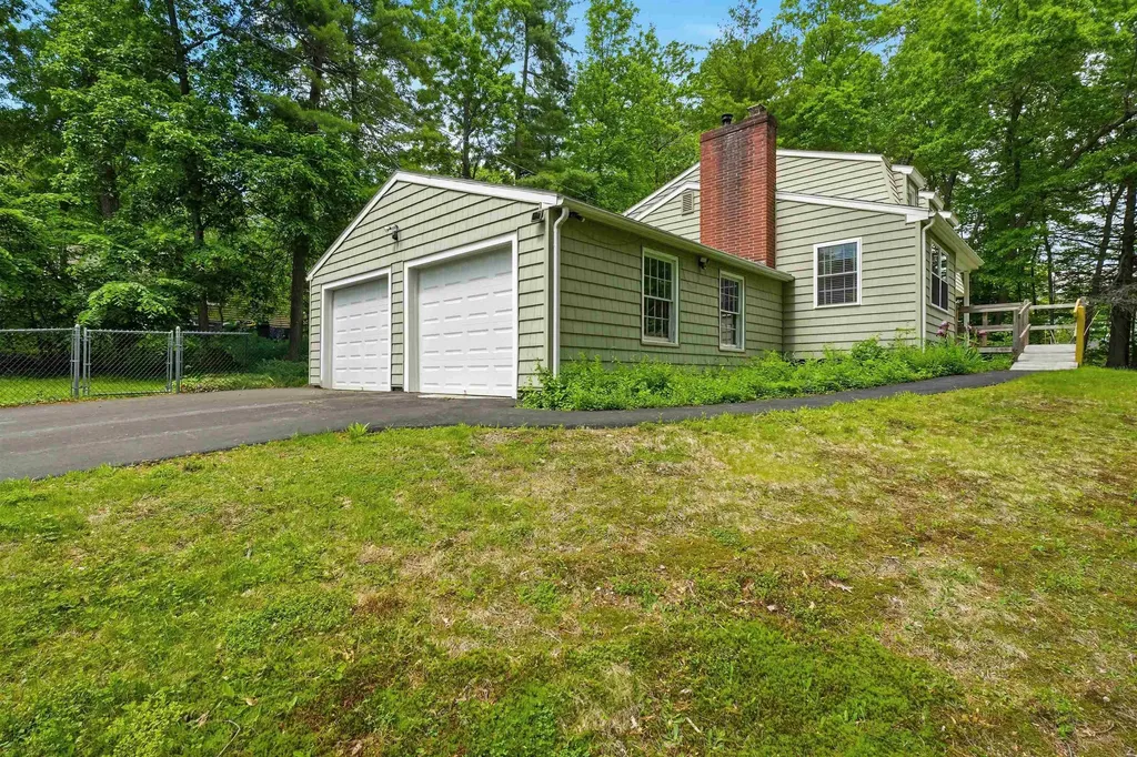 17 Rolling Ridge Road Windham NH 03087