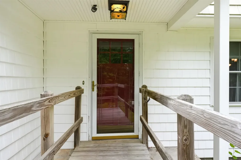 17 Rolling Ridge Road Windham NH 03087