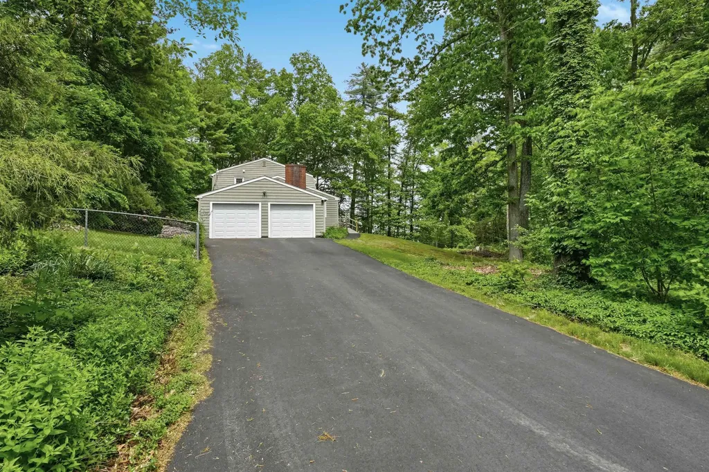 17 Rolling Ridge Road Windham NH 03087