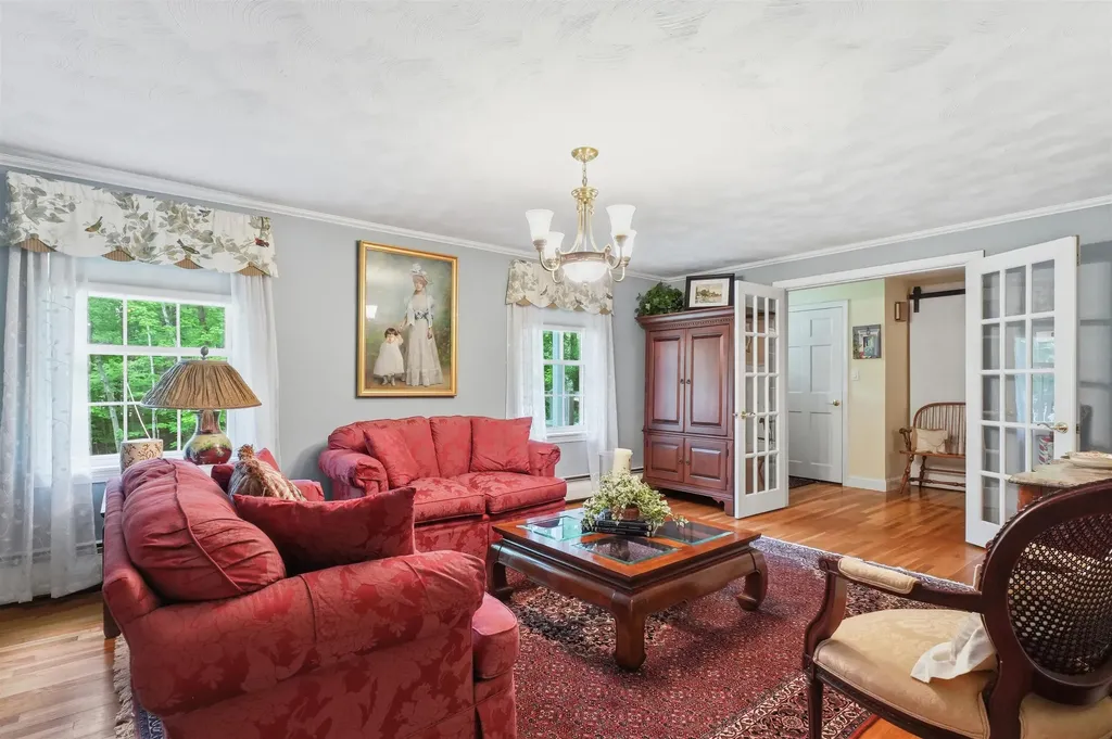 17 Rolling Ridge Road Windham NH 03087