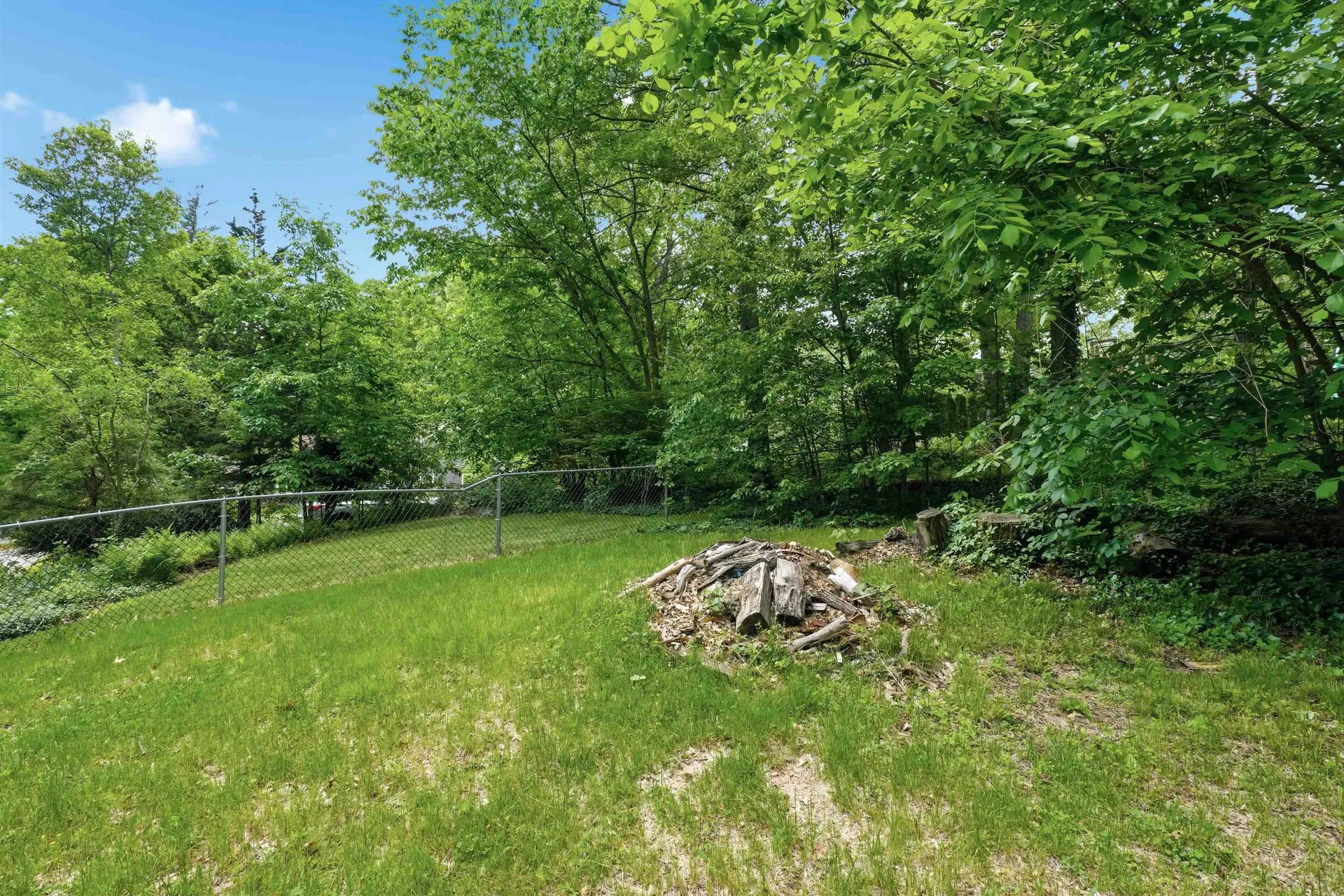 17 Rolling Ridge Road Windham NH 03087