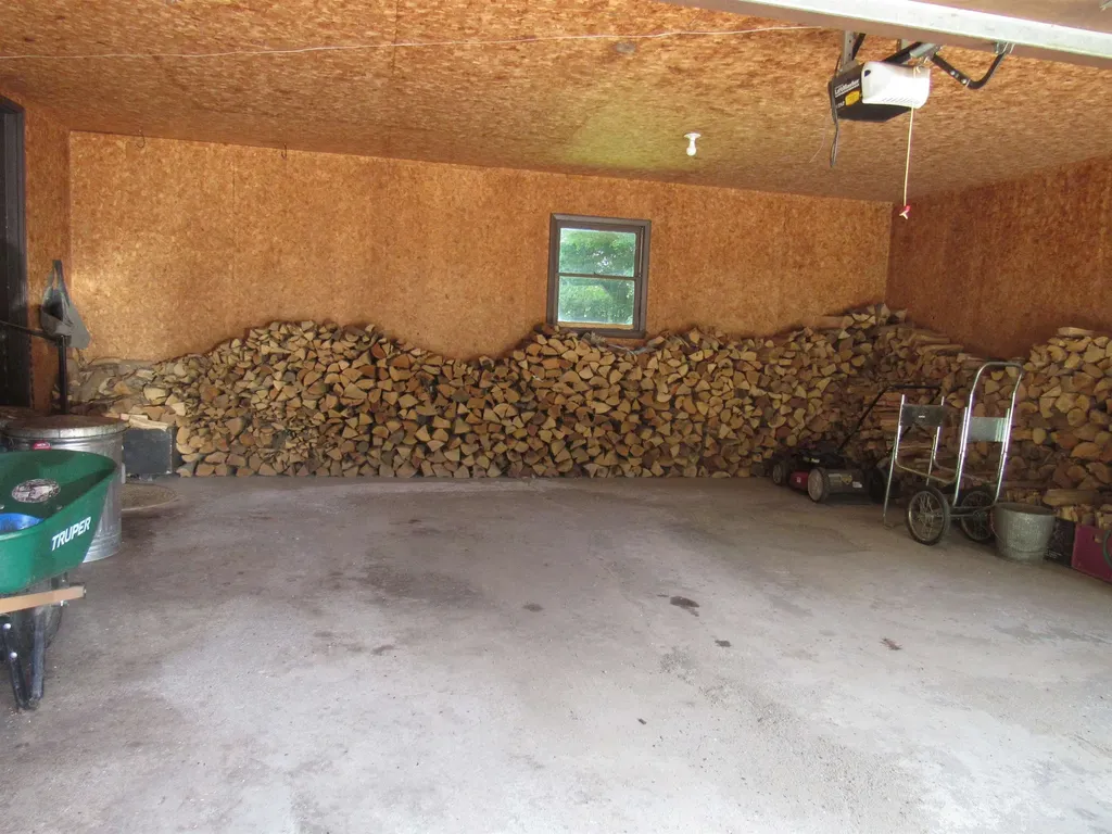 96 Stagecoach Drive Newport City VT 05855