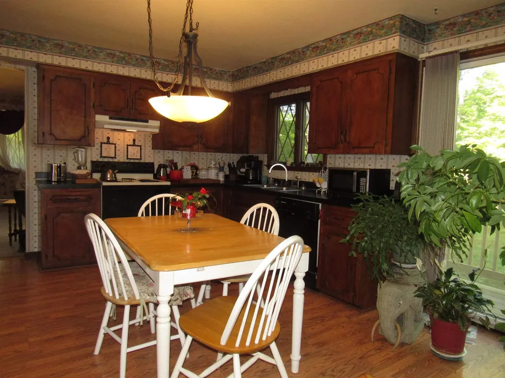 96 Stagecoach Drive Newport City VT 05855