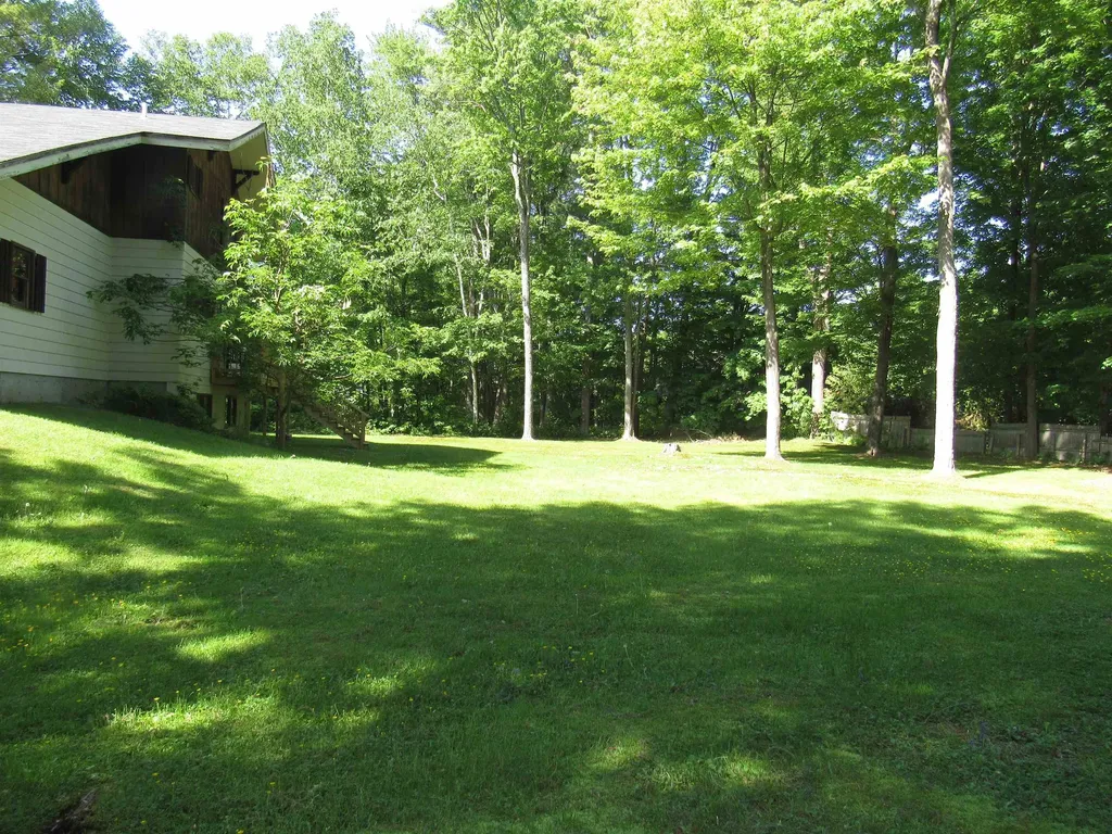 96 Stagecoach Drive Newport City VT 05855