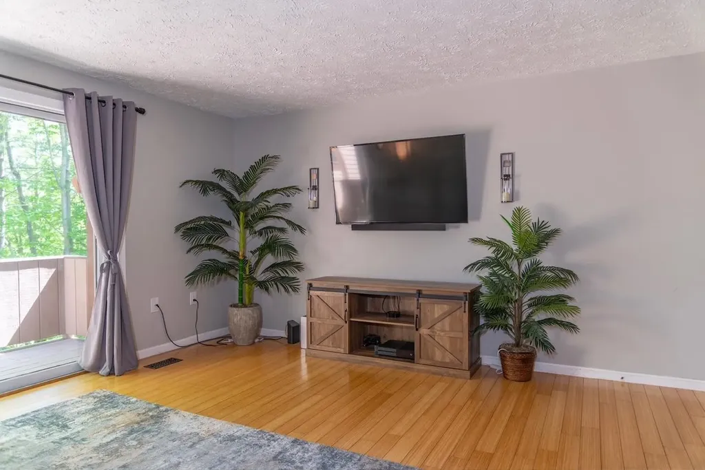 503 Eastview Drive Wilton NH 03086