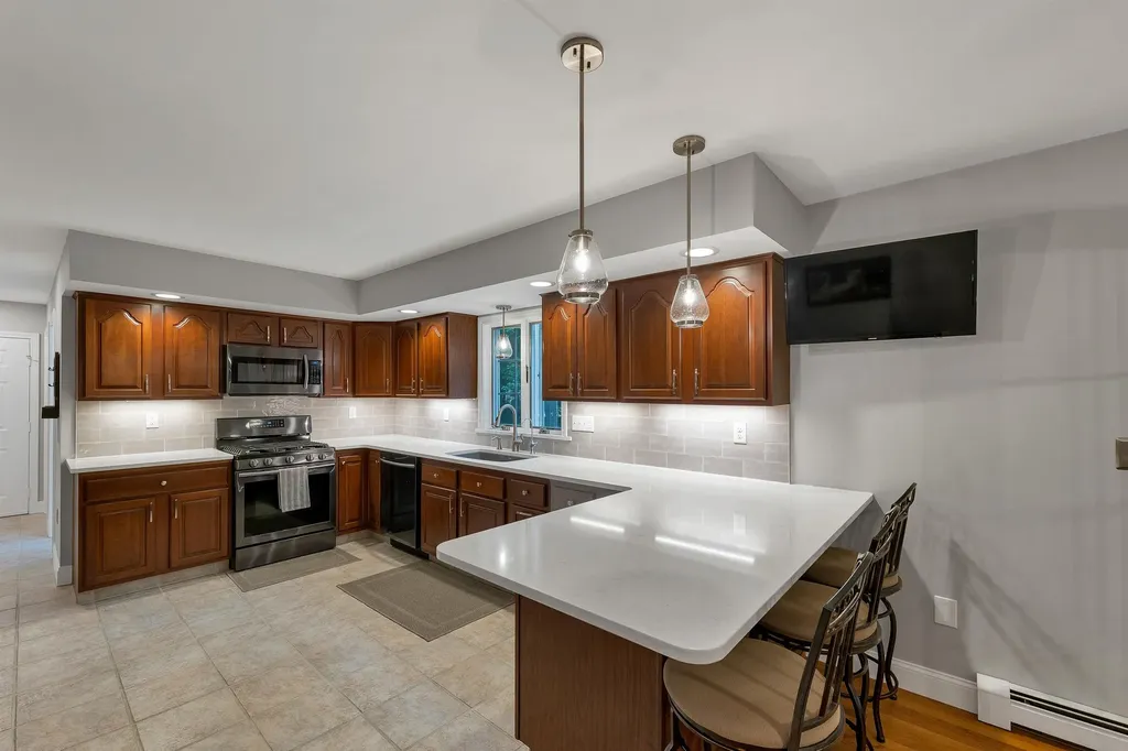 66 Knox Road Bow NH 03304