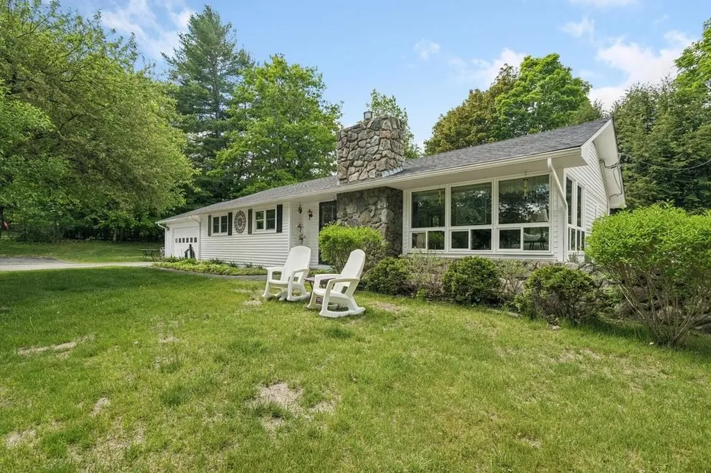 139 Belknap Avenue Newport NH 03773
