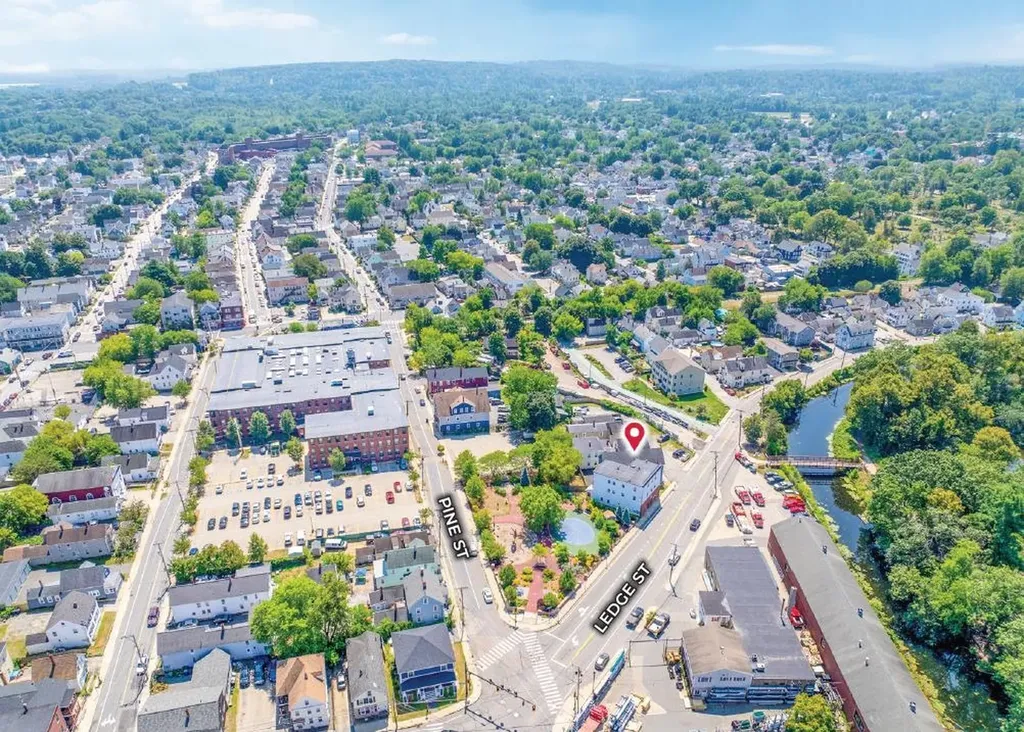 30 Ledge Street Nashua NH 03060