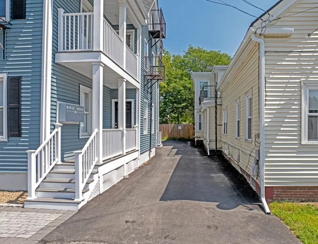 30 Ledge Street Nashua NH 03060