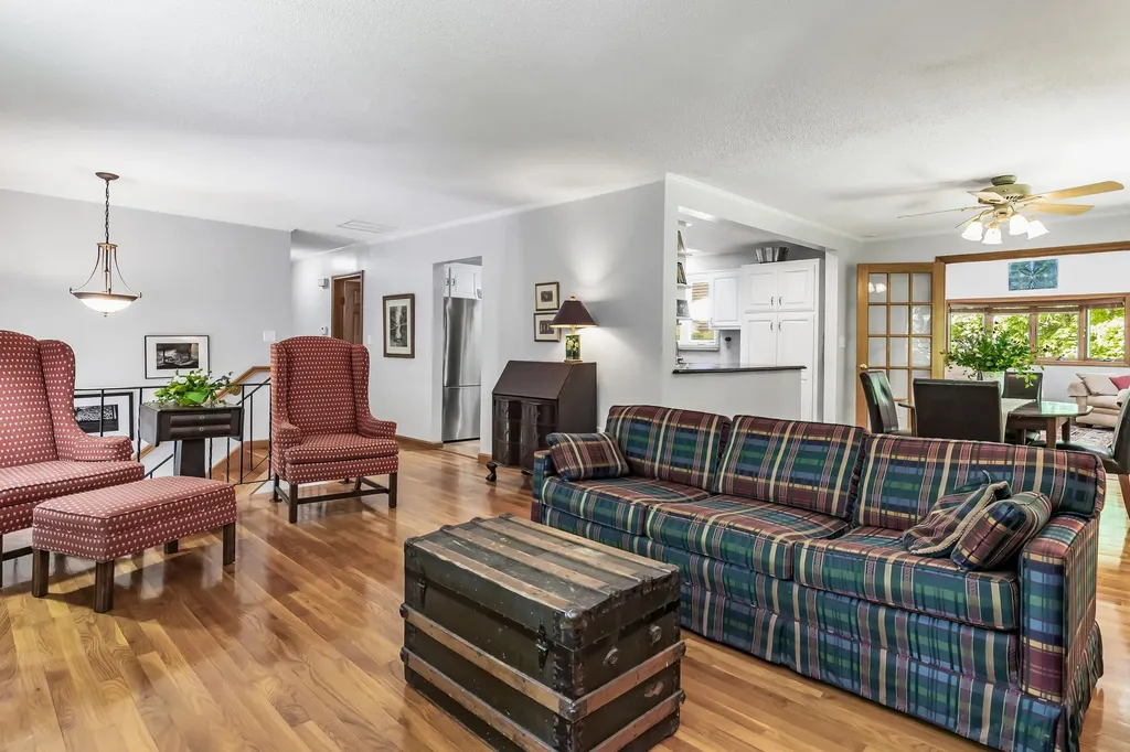 6 Currier Drive Londonderry NH 03053