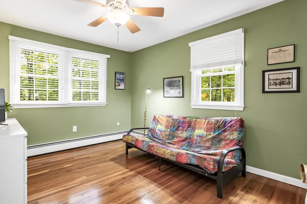 6 Currier Drive Londonderry NH 03053