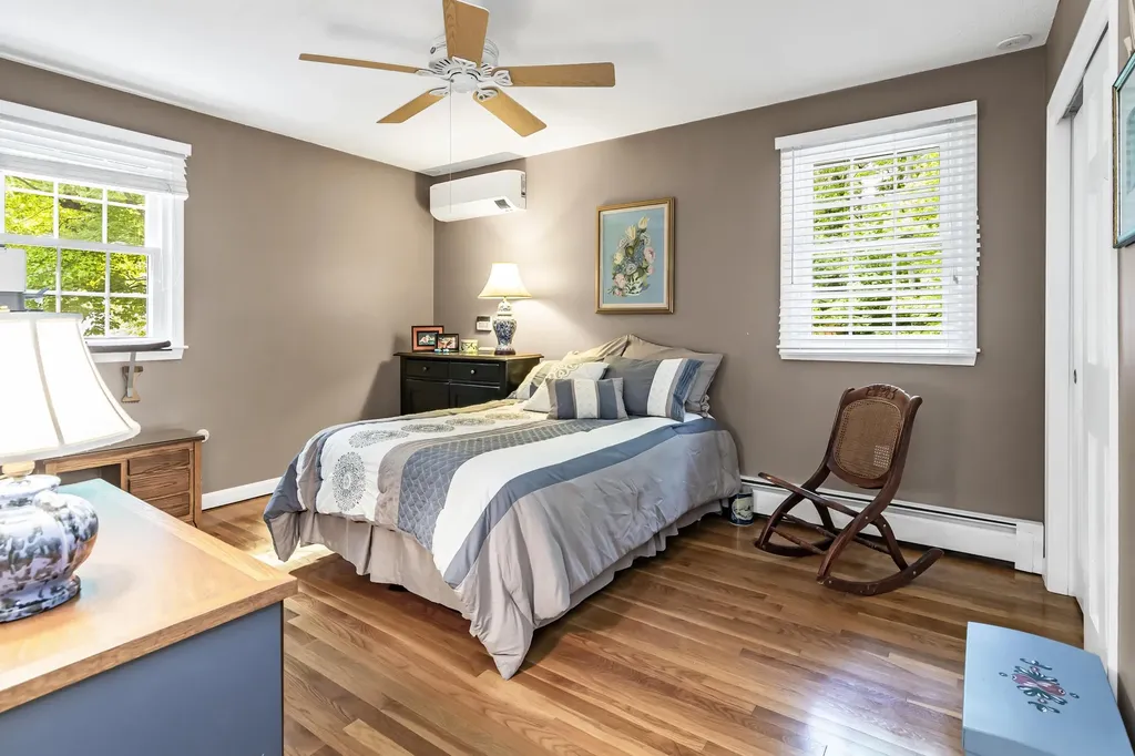 6 Currier Drive Londonderry NH 03053