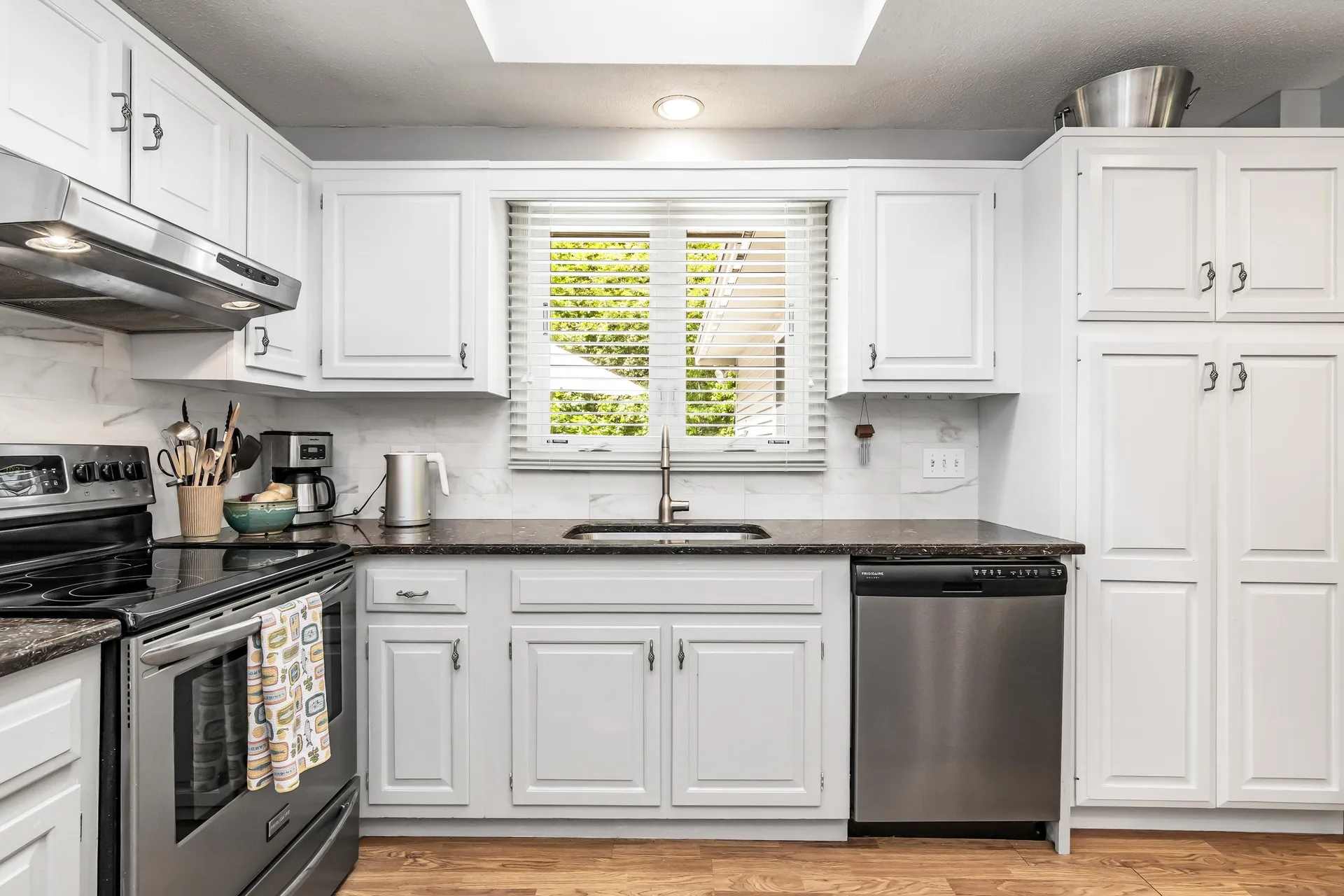 6 Currier Drive Londonderry NH 03053